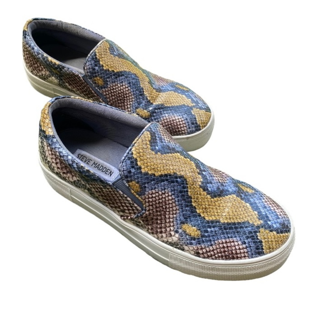 Steve madden snakes skin design flats